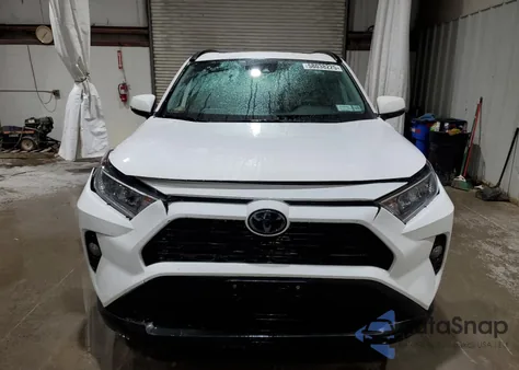 2020 Toyota Rav4 Xle z USA, uszkodzony, nr VIN 2T3P1RFV0LW137295